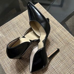 ADRIENNE VITTADINI heel shoe. Color is black and have only be worn once